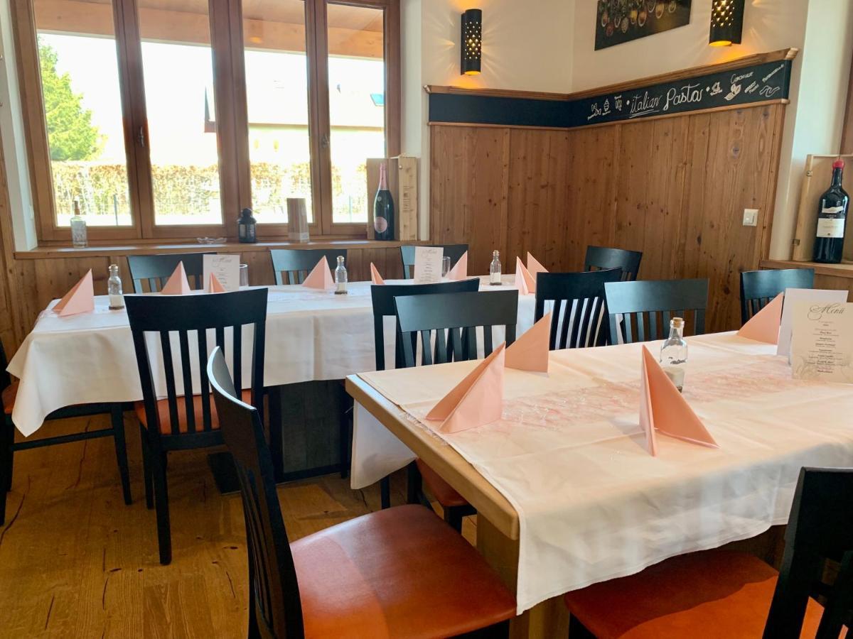 Hotel Heimfeld Restaurant Cafe Garching an Der Alz Exteriör bild